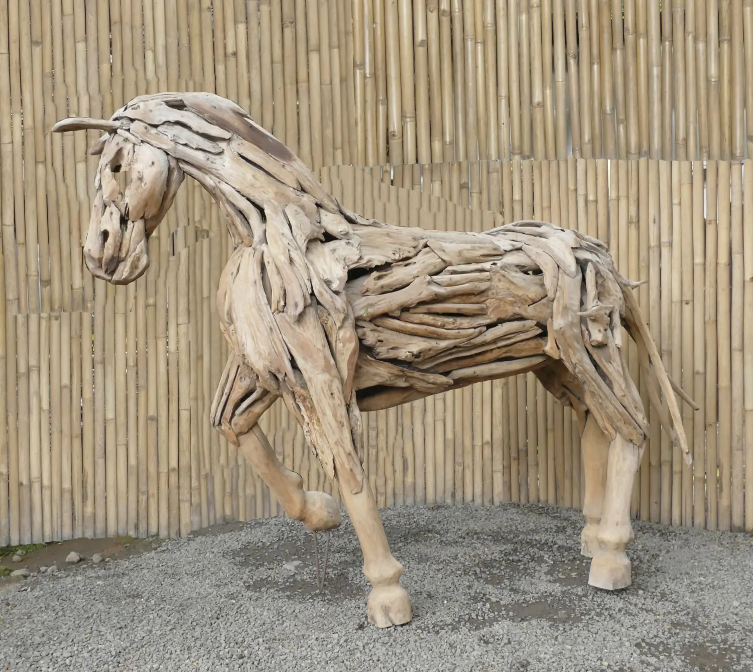  Product image 3 of the product “Horse in one piece, the head is from one piece of wood and carved head. The size is sbout 240cm lenght and 165cm height. ”